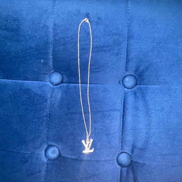 LV Necklace- Gold Tone- New Condition - Picture 2 of 7